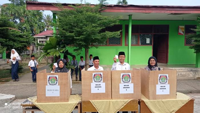 Suara Demokrasi/Demokrasi Pancasila, Pemilihan Ketua & Wakil Ketua OSIM MTsN 1 Kota Jambi masa bakti 2023-2024 Suara Demokrasi/Demokrasi Pancasila, Pemilihan Ketua & Wakil Ketua OSIM MTsN 1 Kota Jambi masa bakti 2023-2024