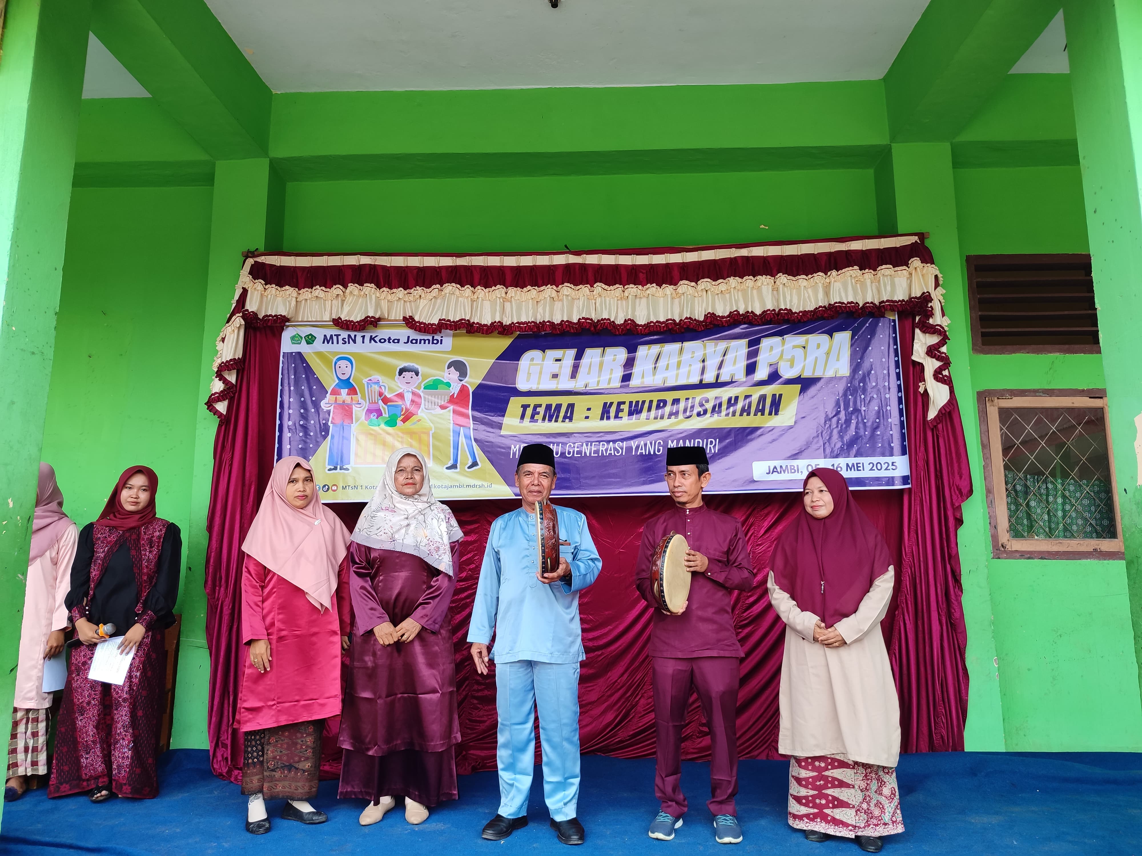 MTs Negeri 1 Jambi Ciptakan Wirausaha Muda Melalui Program Karya P5RA MTs Negeri 1 Jambi Ciptakan Wirausaha Muda Melalui Program Karya P5RA