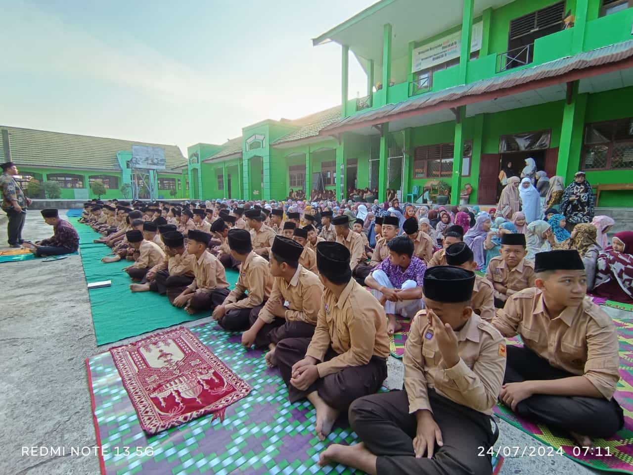 Tanamkan nilai-nilai Islam, MTsN 1 Kota Jambi adakan Sholat Dhuha
