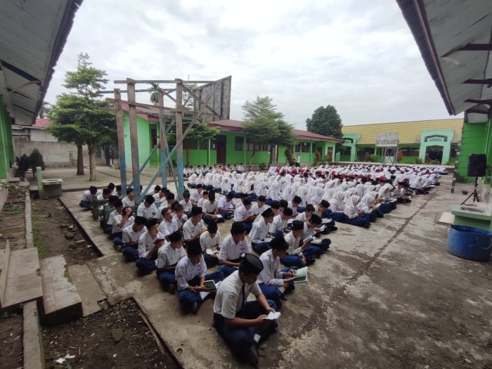 MTsN 1 Kota Jambi Gelar Yasinan Bersama sebagai Doa untuk Orang Tua Guru yang Berpulang