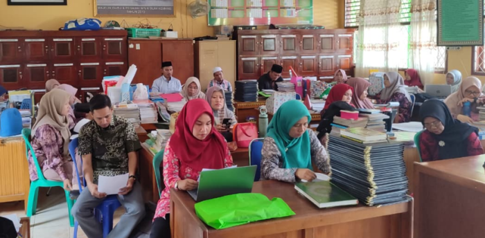 Kepala Madrasah Janjikan Kamera pada Awal Tahun 2026 untuk Perkuat Kinerja Tim Humas