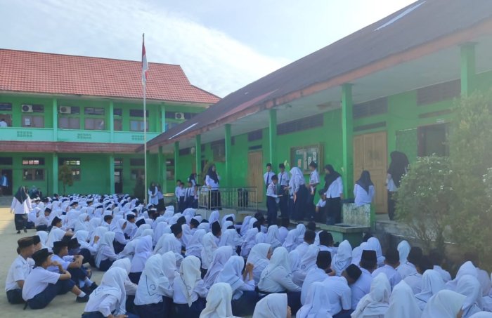 Pesta Demokrasi Segera Dimulai: Tiga Paslon OSIM MTsN 1 Kota Jambi Resmi Diperkenalkan Pesta Demokrasi Segera Dimulai: Tiga Paslon OSIM MTsN 1 Kota Jambi Resmi Diperkenalkan