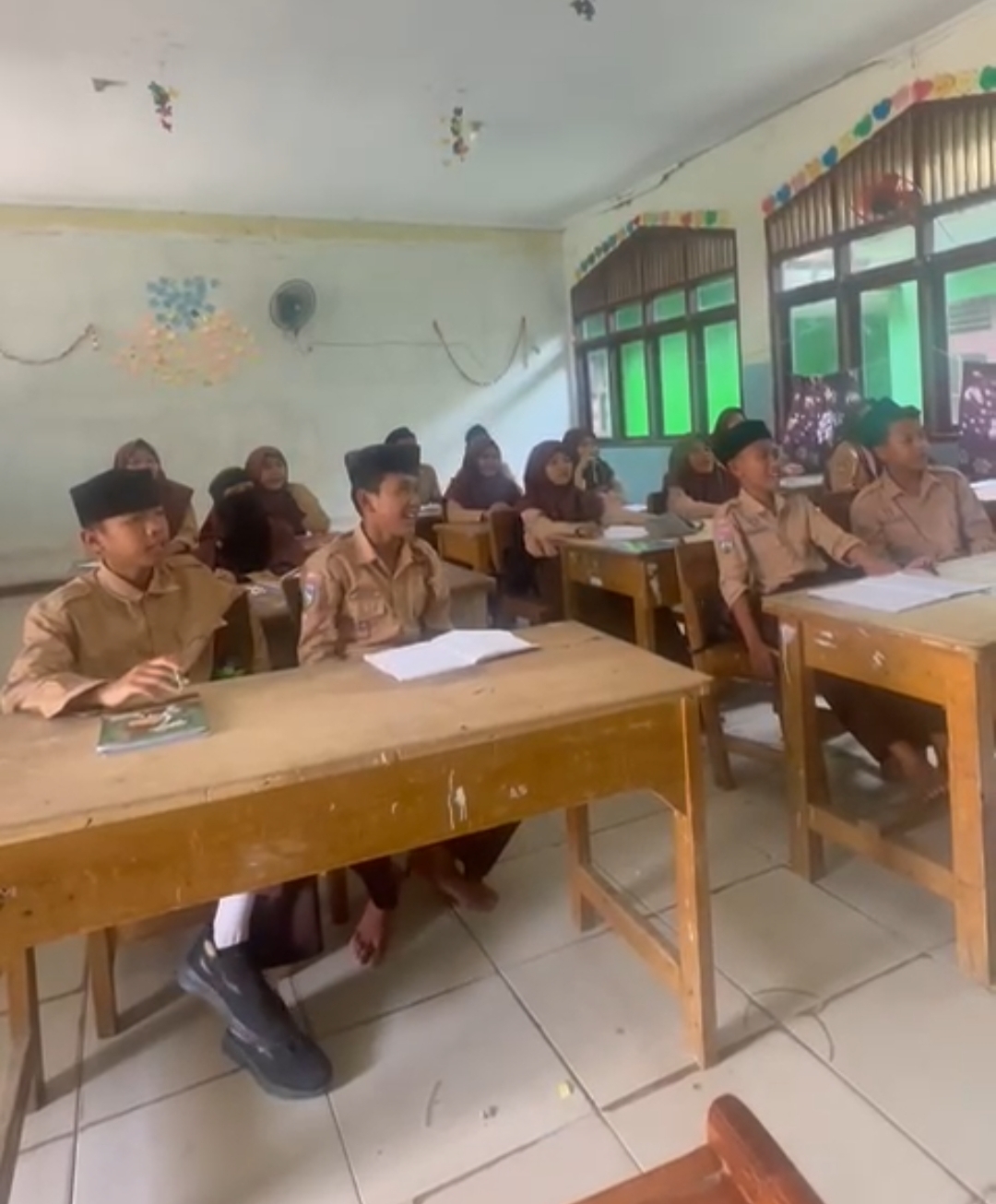 Semangat Berkreasi Siswa MTs Negeri 1 Kota Jambi dalam Materi Aksi P5RA