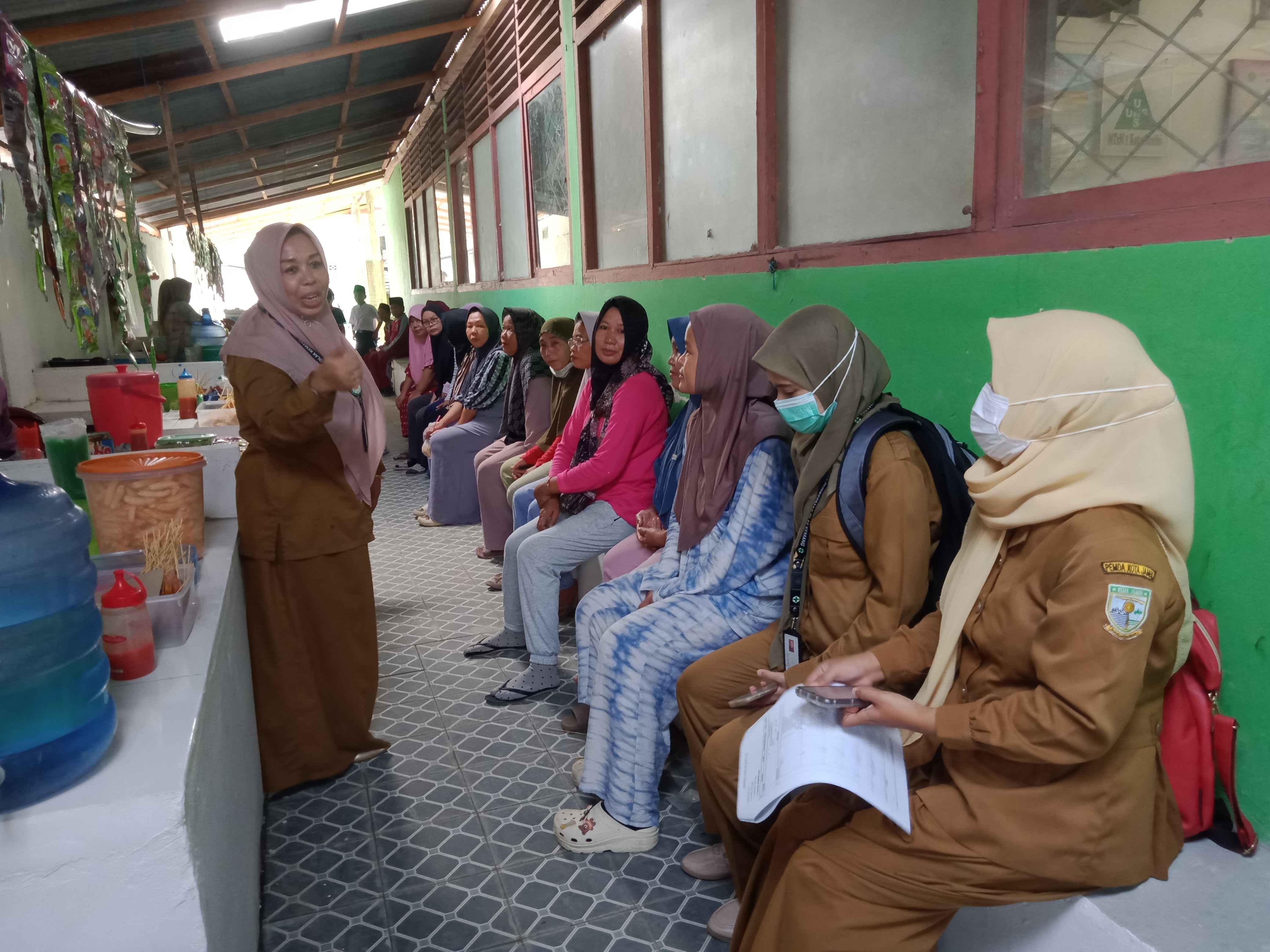 Penyuluhan Kantin Sehat MTs Negeri 1 Kota Jambi Penyuluhan Kantin Sehat MTs Negeri 1 Kota Jambi