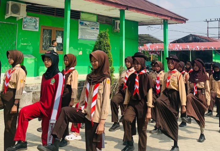 Pramuka MTsNegeri 1 Kota Jambi Intensif Latihan Menjelang Pawai Pramuka MTsNegeri 1 Kota Jambi Intensif Latihan Menjelang Pawai
