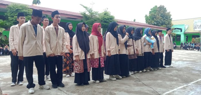 Persembahan Spesial OSIM MTsNegeri 1 Kota Jambi di Acara Perpisahan Guru Purnabakti