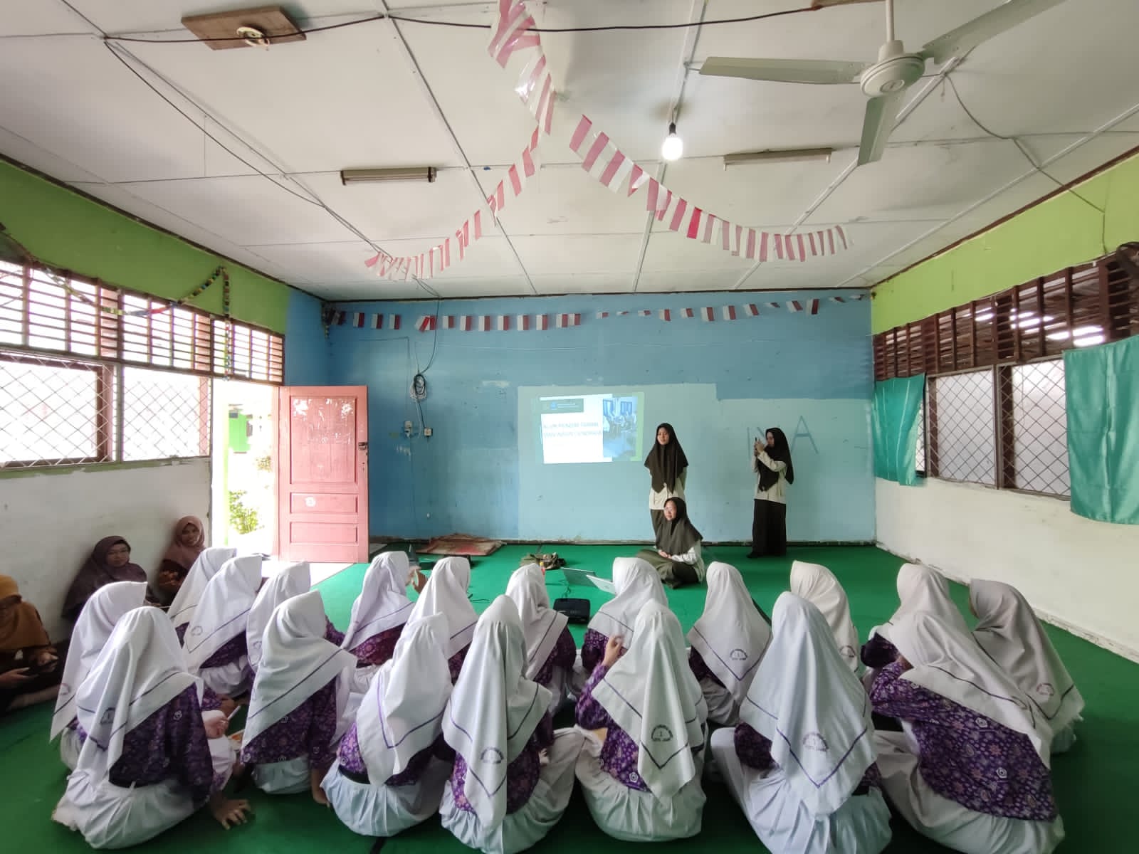 Kunjungan Sosialisasi MAN Insan Cendikia di MTs Negeri 1 Kota Jambi Kunjungan Sosialisasi MAN Insan Cendikia di MTs Negeri 1 Kota Jambi