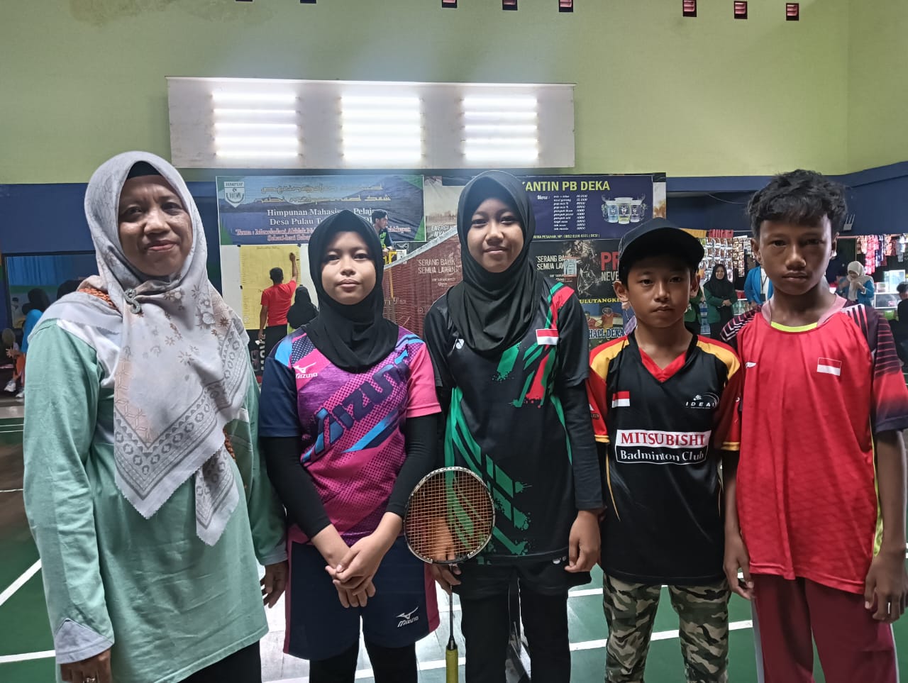 Siswa MTs Negeri 1 Kota Jambi Sabet Juara 3 Aksioma Cabang Badminton Ganda Putri Siswa MTs Negeri 1 Kota Jambi Sabet Juara 3 Aksioma Cabang Badminton Ganda Putri