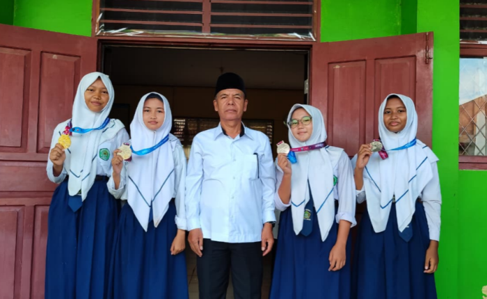 Siswa MTsN 1 Kota Jambi Raih Prestasi Taekwondo Championship Indonesia Stars Student PialaÂ WalikotaÂ Jambi