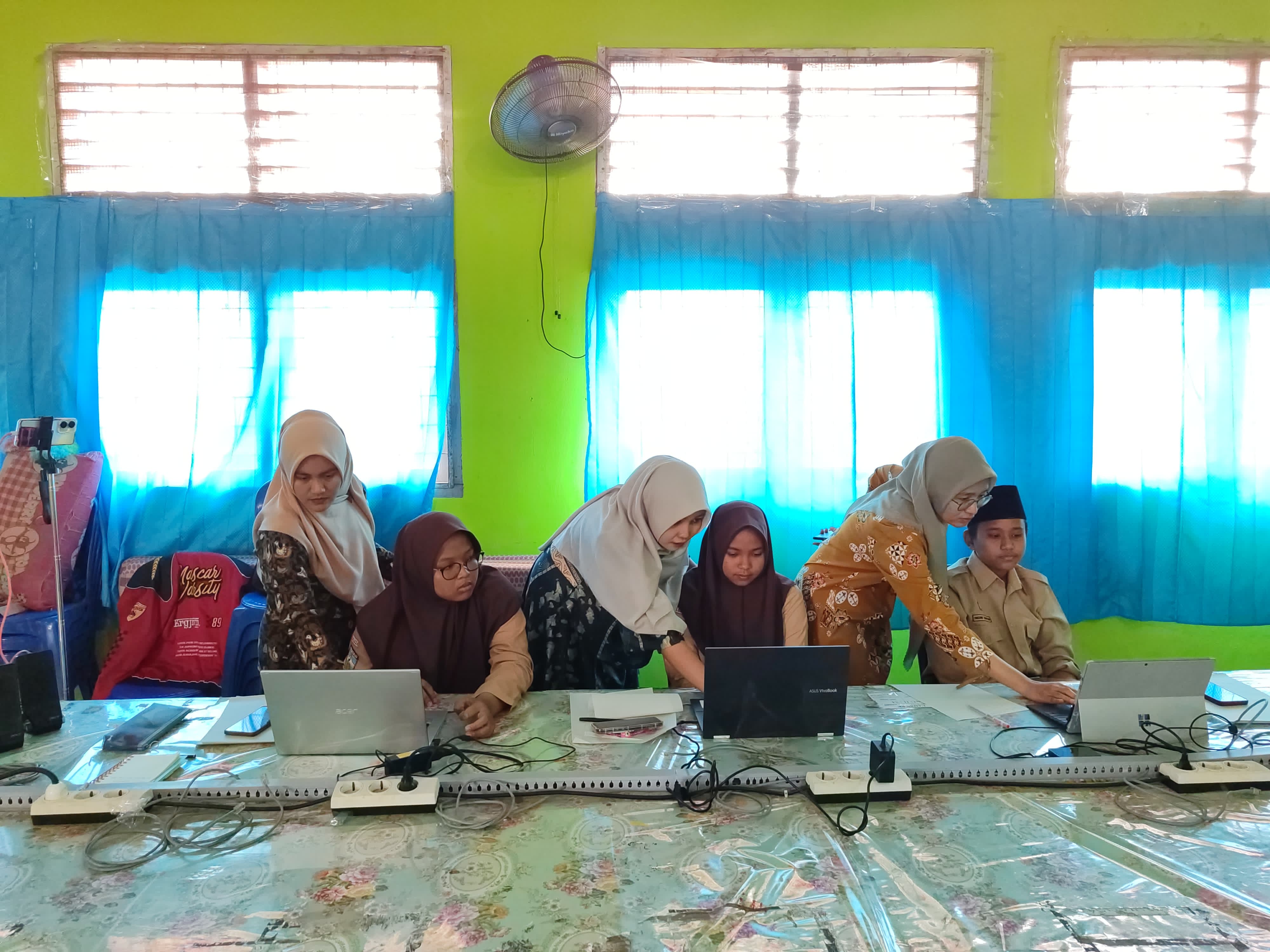 Tak Henti Kejar Prestasi, MTs Negeri 1 Kota Jambi Ikuti Kompetisi SOCHA Tak Henti Kejar Prestasi, MTs Negeri 1 Kota Jambi Ikuti Kompetisi SOCHA