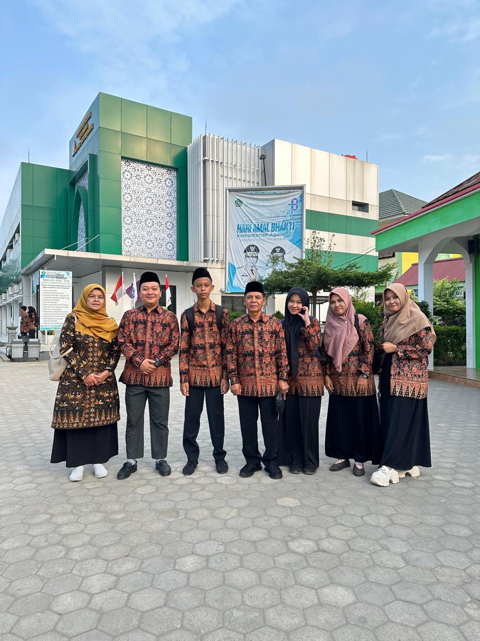 Menyala, MTs Negeri 1 Kota Jambi Menuju Kancah Nasional Kompetisi Sains Madrasah