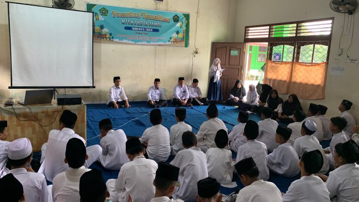 Pesantren Kilat Perdana MTsNegeri 1 Kota Jambi Berlangsung Penuh Keceriaan