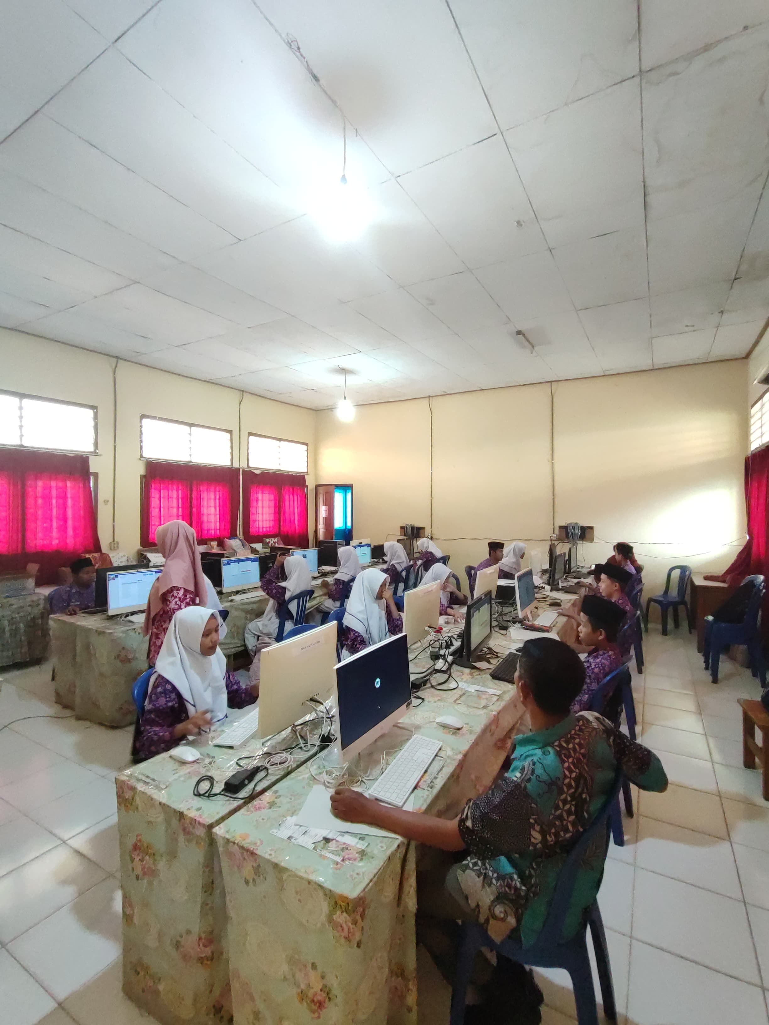 Pelaksanaan Gladi Kedua ANBK MTs Negeri 1 Kota Jambi